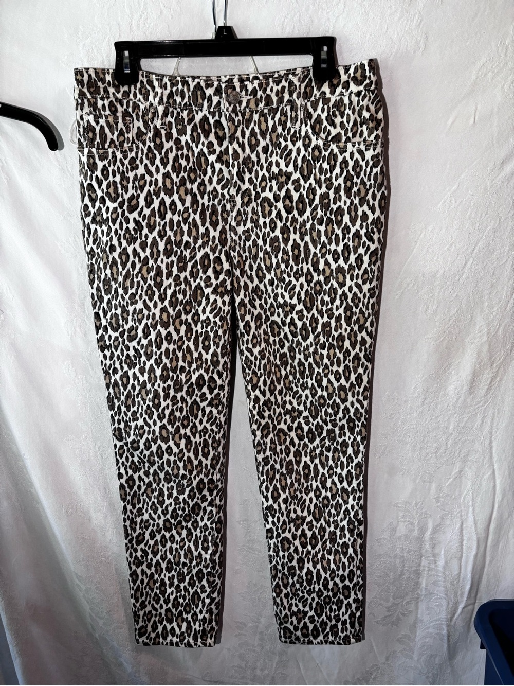 Womens Leopard Print pants Chicos so slimming girlfriend slim leg ankle 1R us 8
